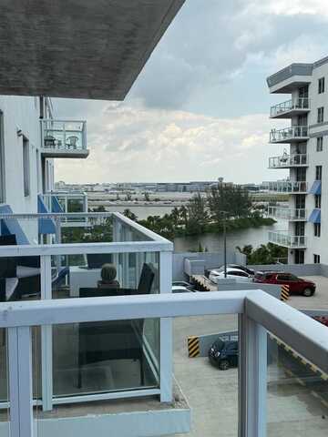 5099 NW 7th St, Miami, FL 33126