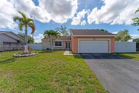 1747 N Goldeneye Ln, Homestead, FL 33035