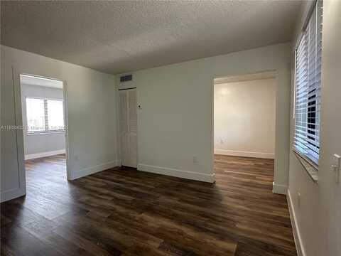 529 SW 4th St, Miami, FL 33130