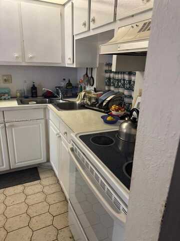 5830 NW 64th Ave, Tamarac, FL 33319