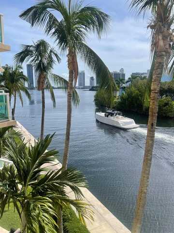 3330 NE 190th St, Aventura, FL 33180