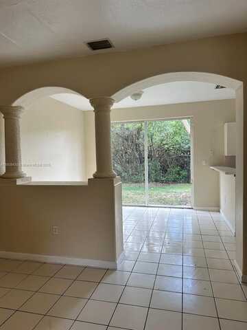 1527 SE 24th Ct, Homestead, FL 33035