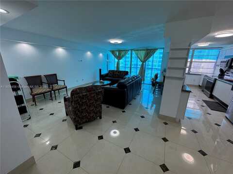 18051 Biscayne Blvd, Aventura, FL 33160