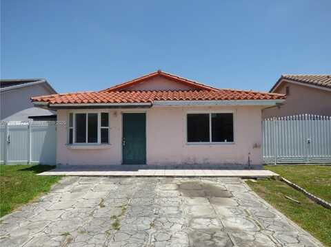 9023 NW 113th St, Hialeah Gardens, FL 33018
