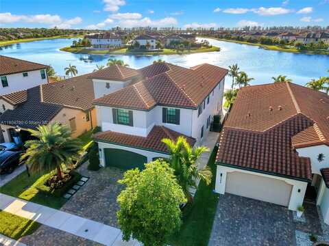 8575 Baypoint Cir, Parkland, FL 33076