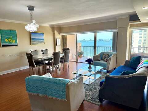 1800 NE 114th St, Miami, FL 33181