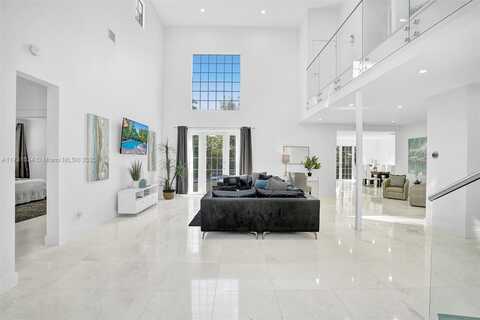 1350 Hollywood Blvd, Hollywood, FL 33019