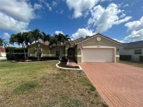 9721 SW 15th Dr, Davie, FL 33324