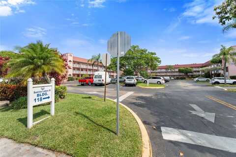 9401 Sunrise Lakes Blvd, Sunrise, FL 33322