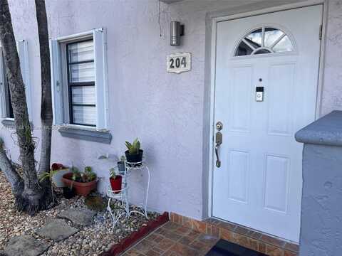 200 SW 113th Ave, Sweetwater, FL 33174
