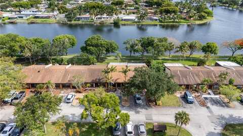 10760 Hickory Ave, Pembroke Pines, FL 33026