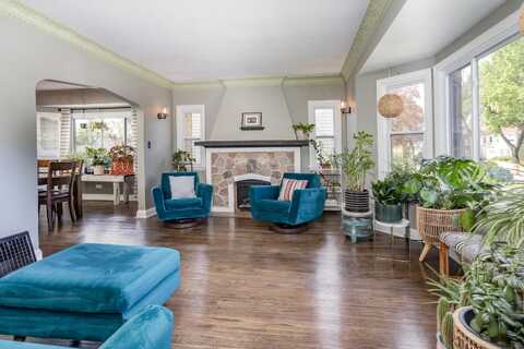 4892 N Mohawk Ave, Glendale, WI 53217