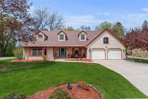 6521 N Hyacinth Ln, Glendale, WI 53217