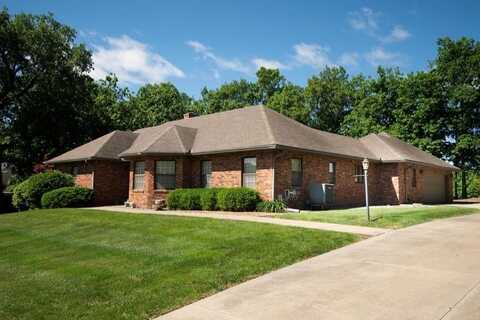 2110 Woodcrest Drive, Chillicothe, MO 64601