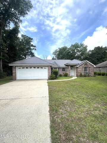 1421 Spruce Street, Ocean Springs, MS 39564