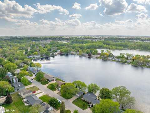 78 Lakeview Drive, Mason City, IA 50401