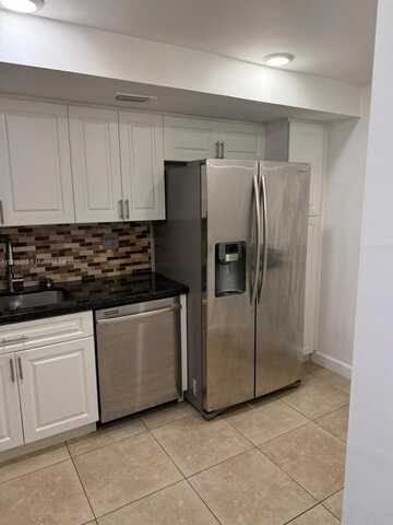 20860 San Simeon Way, Miami, FL 33179