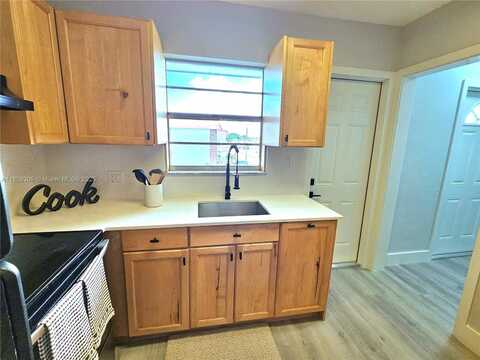 1490 NW 43rd Ave, Lauderhill, FL 33313