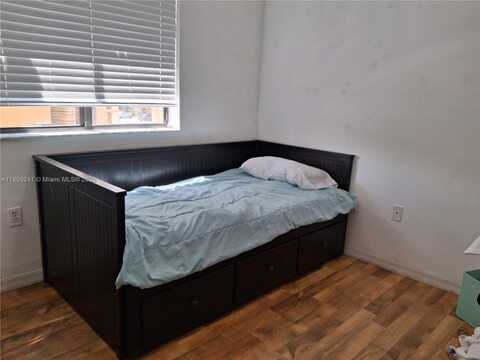 9340 Fontainebleau Blvd, Miami, FL 33172