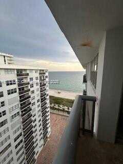 6039 Collins Ave, Miami Beach, FL 33140
