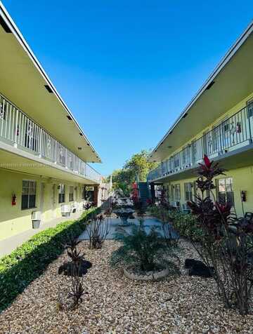 17 NE 2nd Ave, Dania Beach, FL 33004