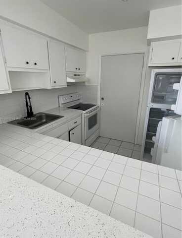 621 S Royal Poinciana Blvd, Miami Springs, FL 33166