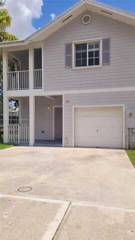 901 SE 16th Ct, Homestead, FL 33034