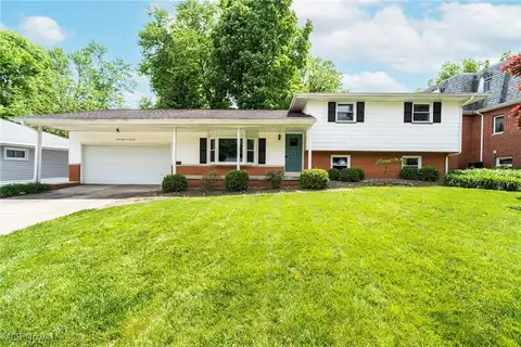 2871 Bears Den Court, Youngstown, OH 44511