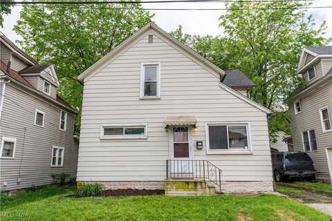 560 Nash Street, Akron, OH 44306