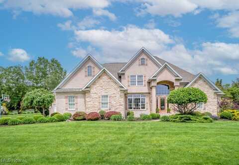 2341 Carrington Street NW, North Canton, OH 44720