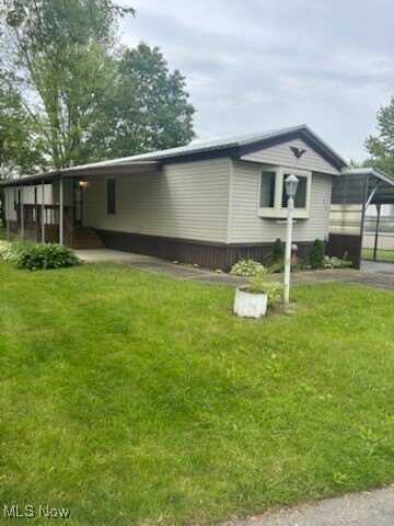 214 Hickory Circle, Elyria, OH 44035
