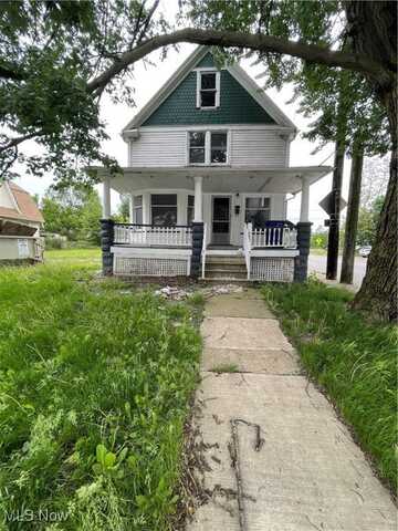 2233 W 101st Street, Cleveland, OH 44102