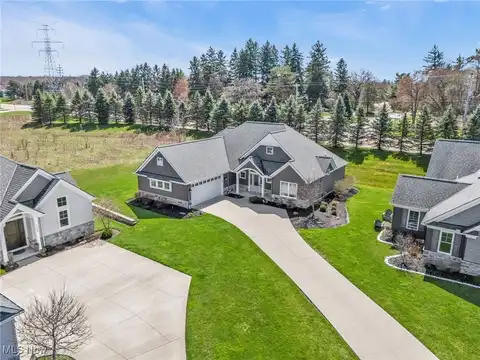 7571 Silverleaf Court, Sagamore Hills, OH 44067