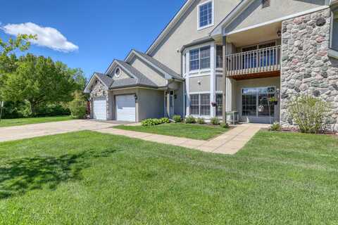 N30w23035 Pineview Cir, Pewaukee, WI 53072
