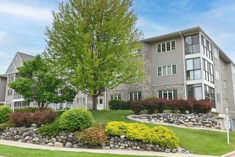 2142 Chateau Ct, Grafton, WI 53024