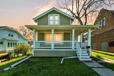 1632 S 77th St, West Allis, WI 53214