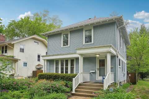 1525 N 69th St, Wauwatosa, WI 53213