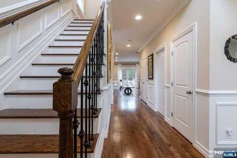6 Mountain Avenue, Mahwah, NJ 07430