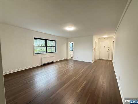 3001 Edwin Avenue 5A, Fort Lee, NJ 07024
