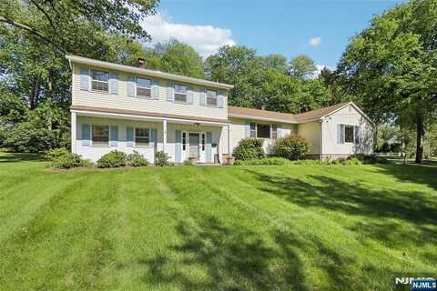 70 Sheri Drive, Allendale, NJ 07401