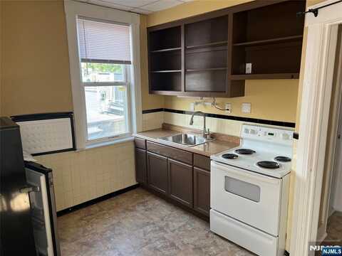 82 Park 1, Rutherford, NJ 07070