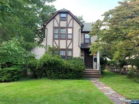 37 Columbus Avenue, Harrington Park, NJ 07640