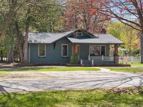 204 Elm, Charlevoix, MI 49720