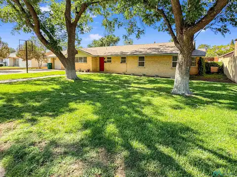 712 E Green Acres Drive, Hobbs, NM 88240