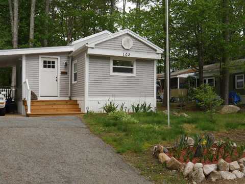 102 Boxwood Lane, Raymond, NH 03077