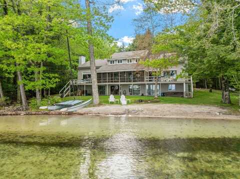 241 Long Point Road, Moultonborough, NH 03254