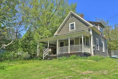 29 Maple Street, Northumberland, NH 03582