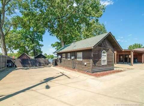 1557 110th Street NW, Grove, OK 74344