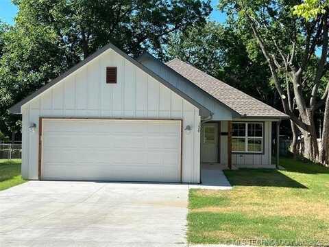 130 W Lincoln Avenue, Sapulpa, OK 74066