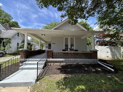 1440 Sycamore Street, Columbus, IN 47201